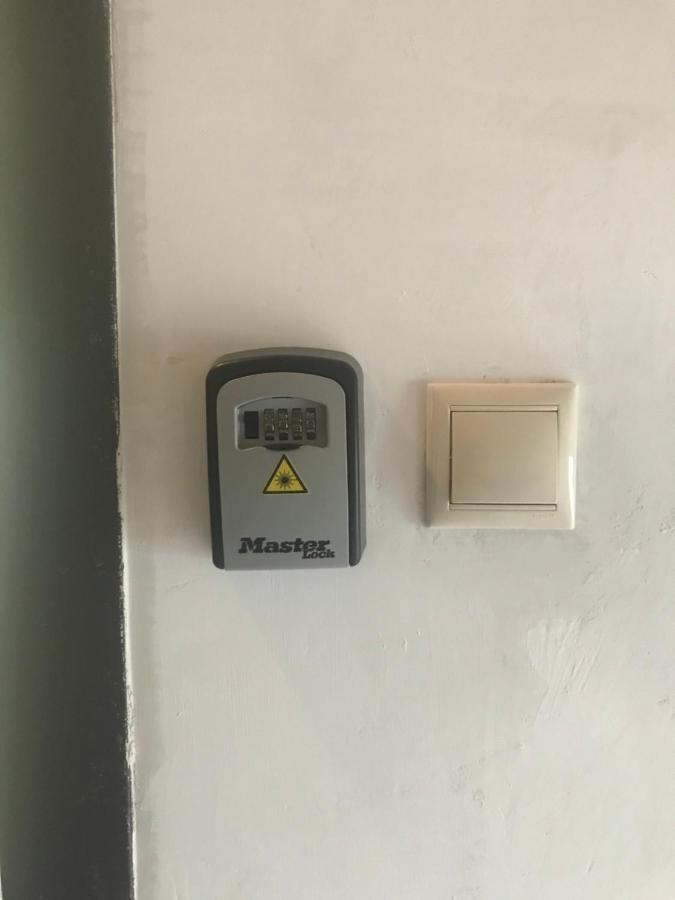 דירות סלניק Garsoniera Mandrilor מראה חיצוני תמונה